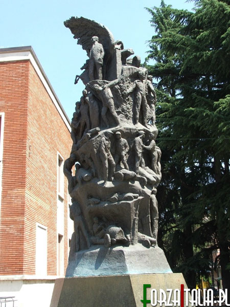 Sceny z życia Enzo.